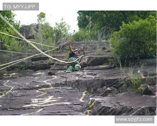 西安攀岩队勇攀高峰的奋斗历程与荣耀时刻回顾 西安攀岩队勇攀高峰的奋斗历程与荣耀时刻回顾