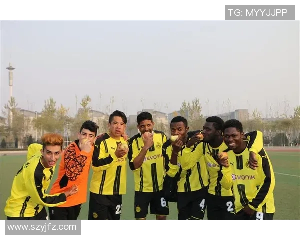 广州足球队荣登足球团队协作排行榜第二名展现团队精神与实力