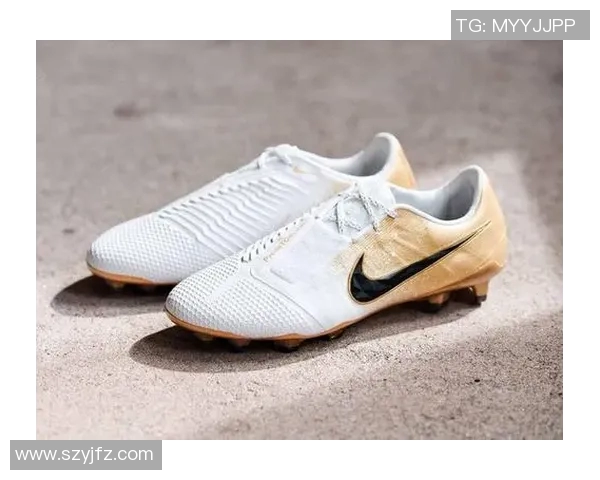 足球明星们的精彩瞬间与他们独特鞋款的完美结合展示 足球明星们的精彩瞬间与他们独特鞋款的完美结合展示